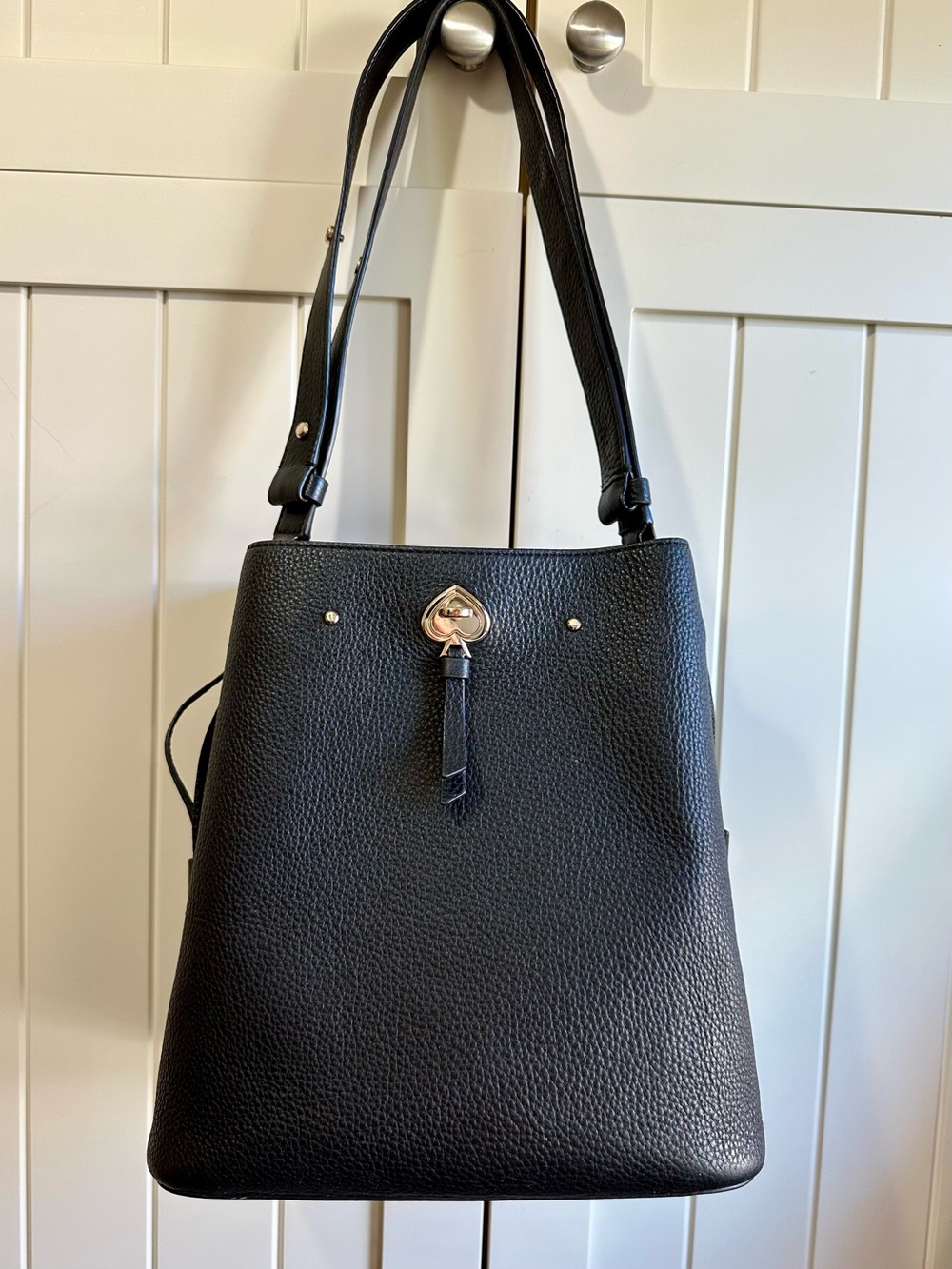 kate spade Marti Large bucket bag in Black pebbled leather WKRU6827 shoulder